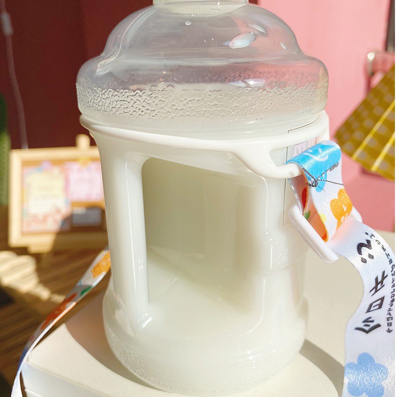 Bình nhựa đựng nước dành cho bé trai bé gái dễ thương tiện lợi | BigBuy360 - bigbuy360.vn