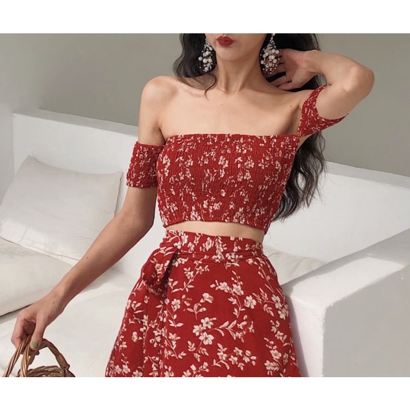 Set Croptop Lệch Vai Kèm Váy Hoa Nhí Thắt Nơ Xinh Xắn