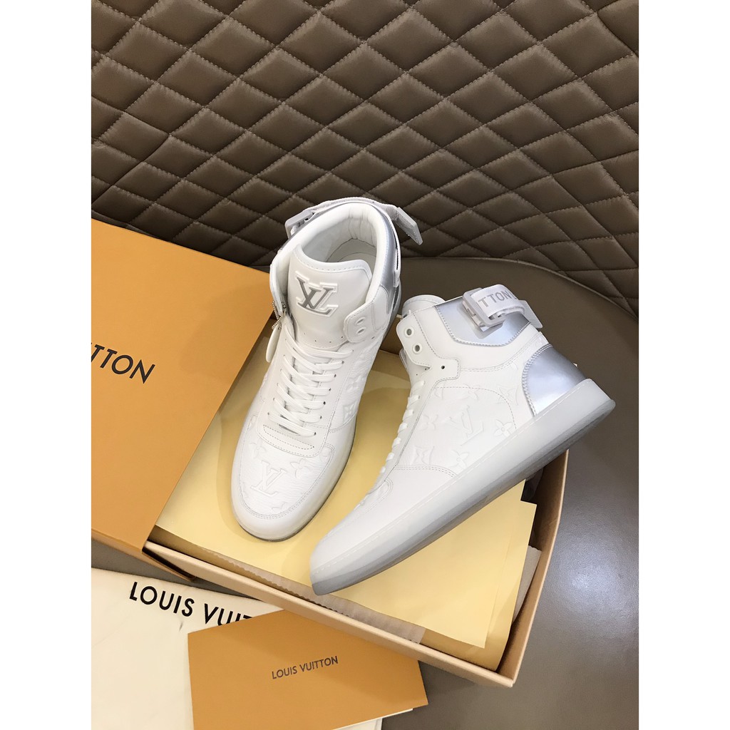 Giày sneakers nam da thật cao cổ Louis Vuitton LV kiểu dáng hiện đại, trẻ trung, mang đến phong cách thời trang bắt mắt