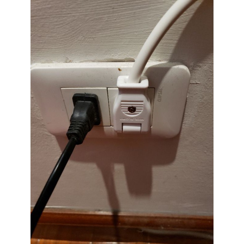 Phích cắm điện chân dẹt gật gù 90 độ xuất nhật loại 1, chịu tải 100V - 1500W / 220V - 2500W