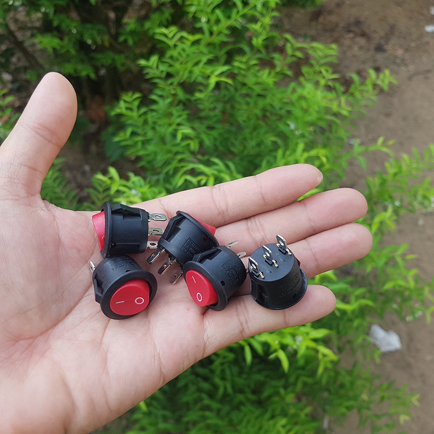 Nút  công tắc 2 vị trí hình tròn 3 chân màu Đỏ