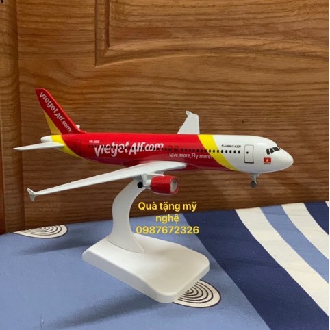 Mô hình máy bay Vietjet Air 47cm có bánh xe