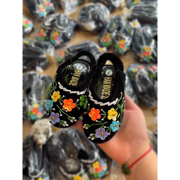 Hài nhung thêu cho bé gái. Sỉ lẻ