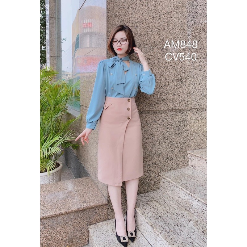 chân váy suông dài đắp tà phối cúc trẻ trung