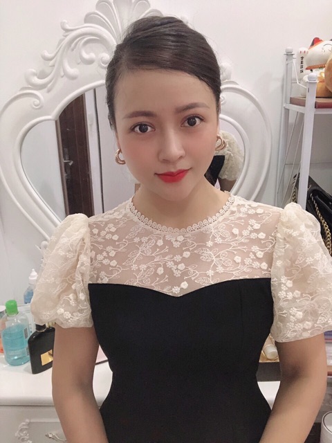 Váy xoè phối ren