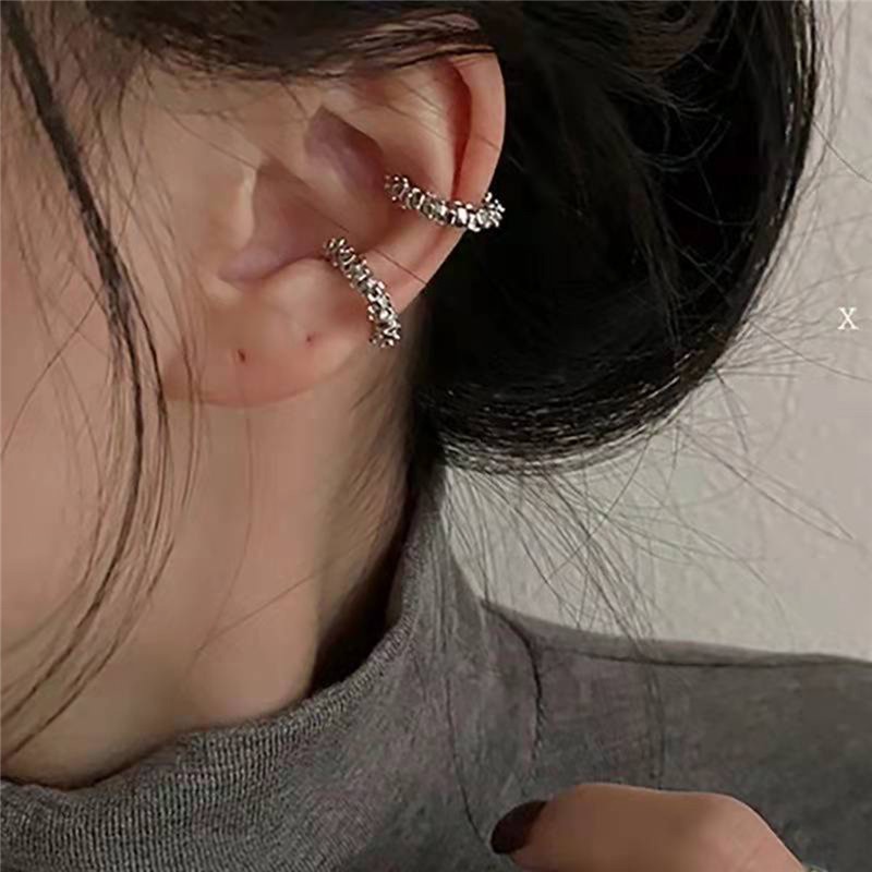 A pair of personality super flash pinion ear clip female / super fairy temperament all-match no ear hole trend net red high-end ear clip accessories