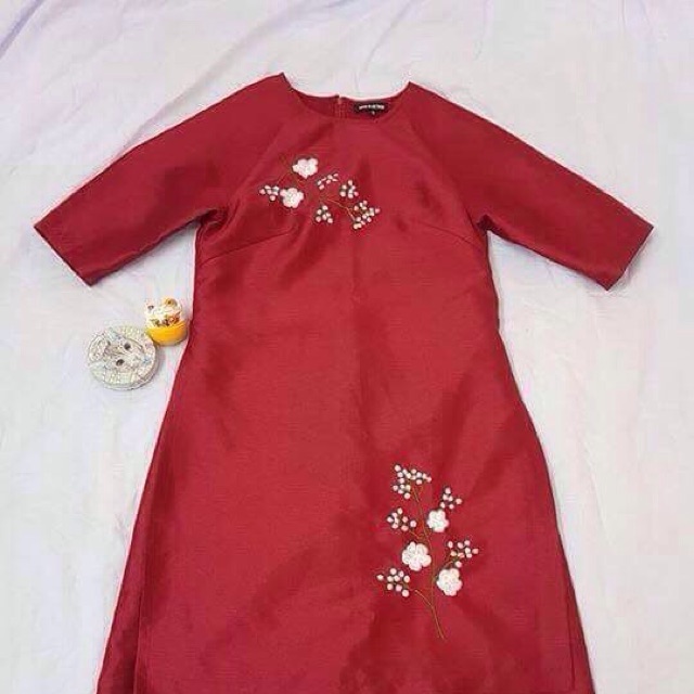 Áo dài germ siêu xinh áo dài đỏ thêu tay, áo dài trắng ren. Đỏ size S, trắng size M. Mua về mới mặc thử và giặt