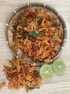 500G KHÔ GÀ CAY LÁ CHANH