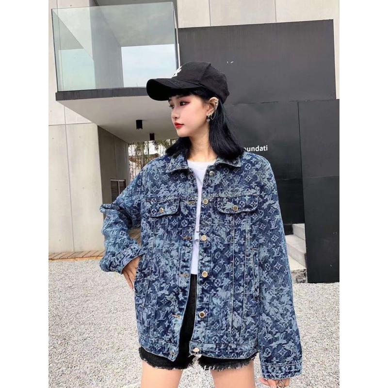 Áo khoác bò vải denim in logo có túi ngực phía trước louis vuitton LV