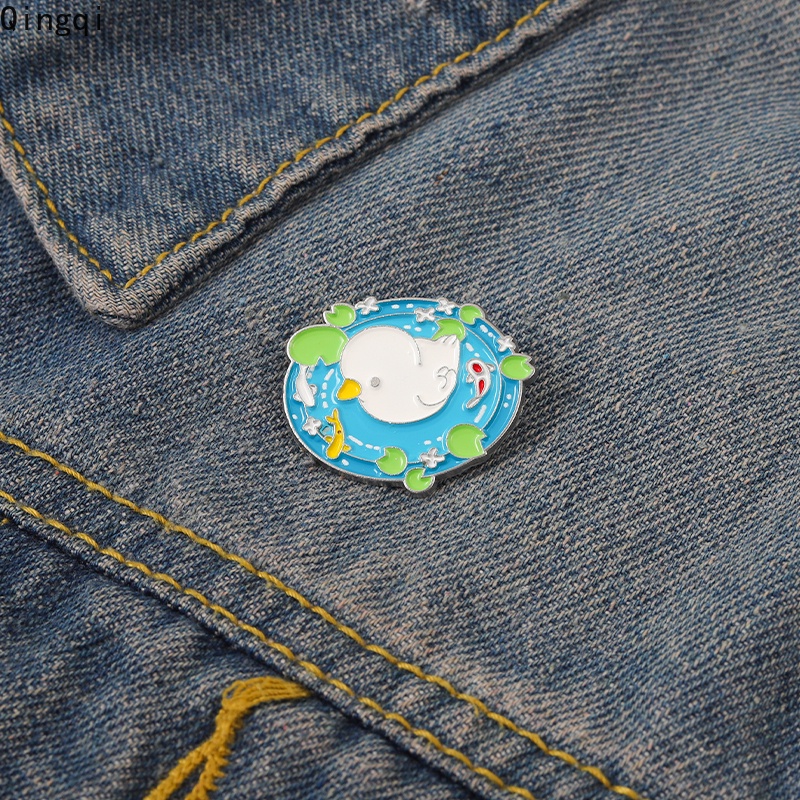 Ghim cài áo Miss Zoe hình vịt con đang bơi dễ thương đáng yêu