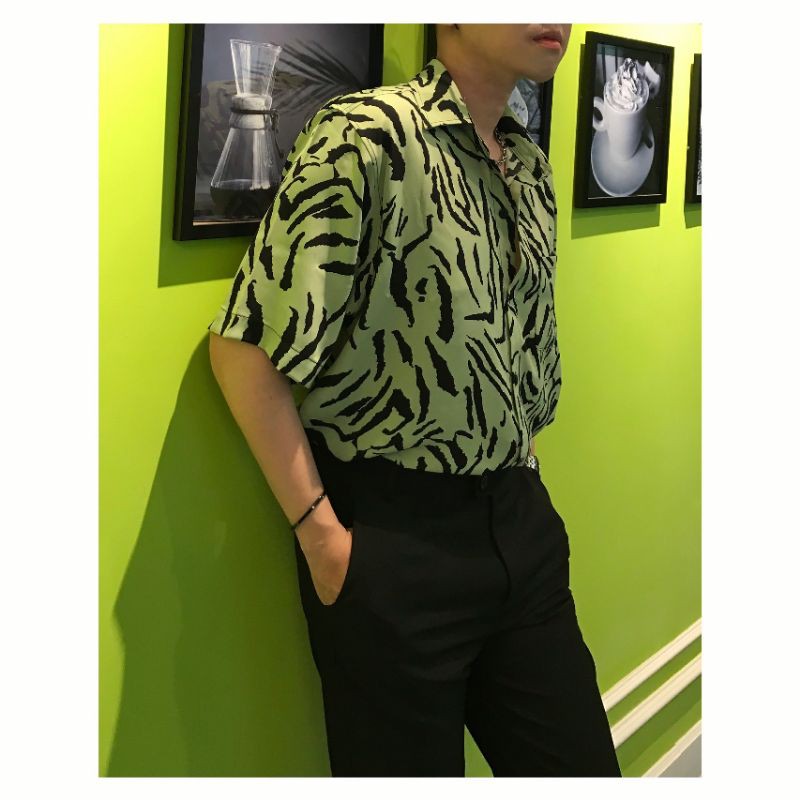 Unisex Shirt US-5 Sơ mi nam nữ họa tiết xanh lá | BigBuy360 - bigbuy360.vn
