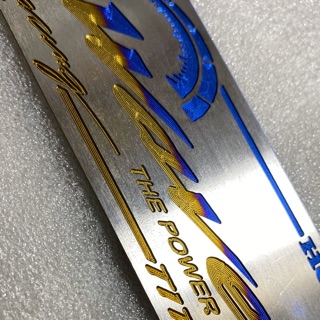 bảng tên titan Wave