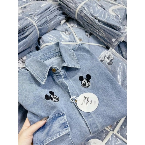 Áo Sơ Mi Jeans Bò Cộc Tay From Rộng Thêu Hình Chuột Mickey