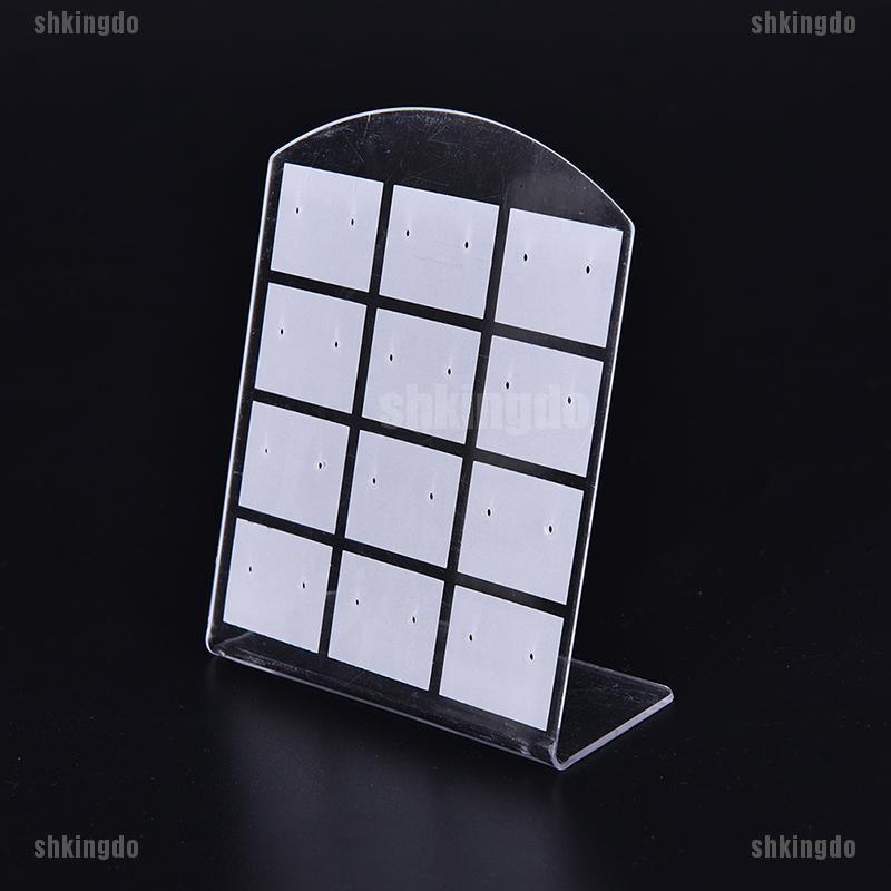 Giá đứng treo khuyên tai nữ trang với thiết kế đơn giản, độc đáo