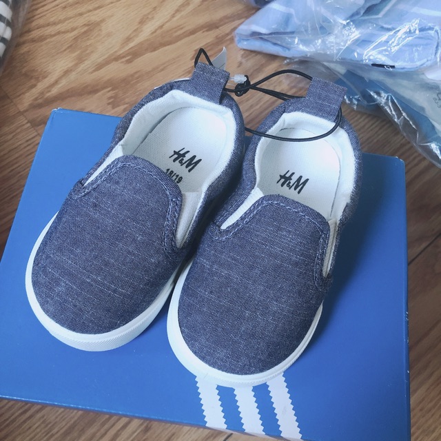 Giày h&m bé trai 18/19