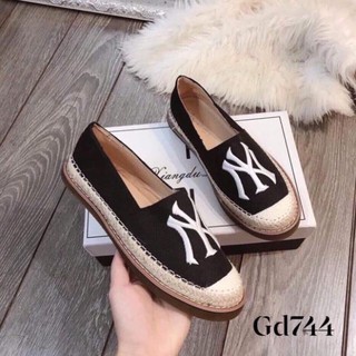 Giày lười nữ Ny chữ trắng hót
