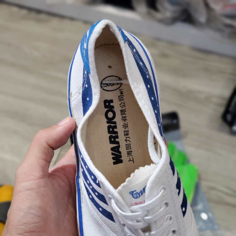 Giày Bóng Đá Bata Tàu Warior Loại 1