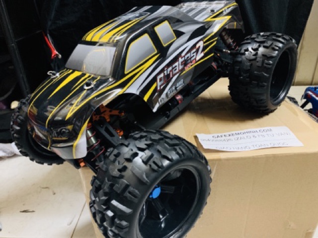 Xe điều khiển Monster truck 1/8 zd pirates 2 kim loại 80-100km/h