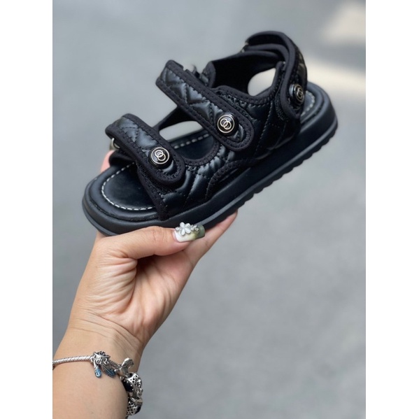 Sandal bé gái đi học, đi chơi, họa tiết may quả trám XD05