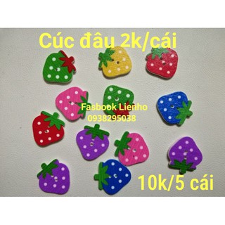 Nút gỗ hình thú và hoa văn