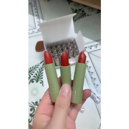 Son dưỡng môi có màu tinh chất bơ Thái Lan