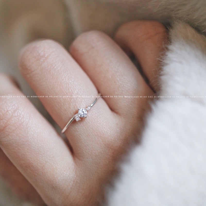 Nhẫn nữ đính đá Livia Ring - Trang sức Nobsilver