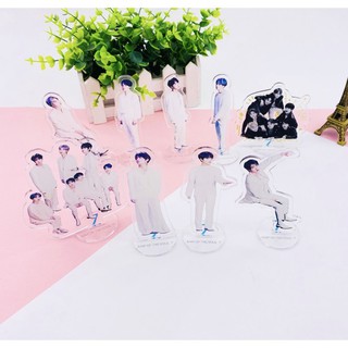 Standee mika in hình Bangtan 7