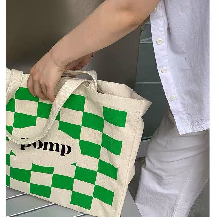 Túi xách canvas size lớn màu sắc tương phản phong cách Hàn Quốc