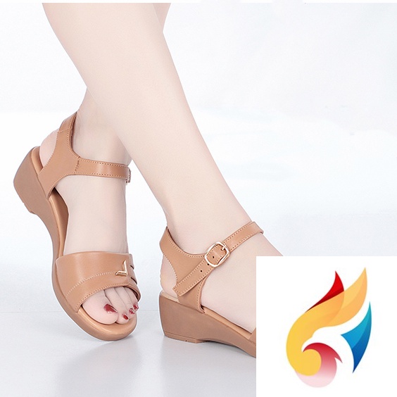 Giày Sandal Đế Bằng Chống Trượt Trọng Lượng Nhẹ Thoải Mái Phong Cách Mới 2022 Cho Nữ Trung Niên