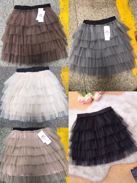 Chân váy tầng ngắn