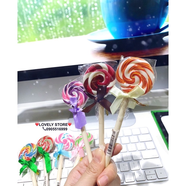 🍭Bút Bi Có Hình Dáng Cây Kẹo Mút Đủ Màu+Trái Cây Siêu Cute Đáng Yêu Xỉu Up Xỉu Down nha. Hàng Quảng Châu Loại 1 Cao Cấp