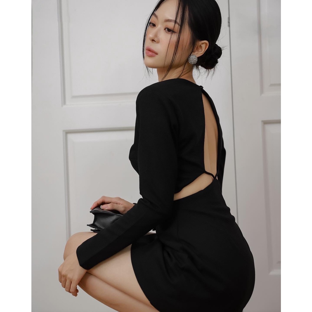 Đầm đen tay dài, hở lưng, đan dây ngực sexy - Jiny