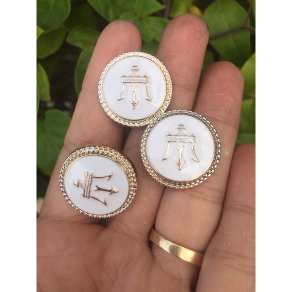 Nút áo vest 2CM mẫu đinh ba siêu sang