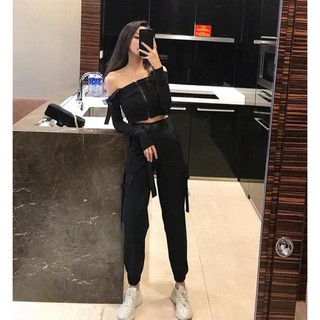 💥GIÁ SẬP SÀN💥 Set đồ nữ áo croptop body trễ vai có quai - quần jogger kèm đai lưng đen cá tính (Ms D24) !