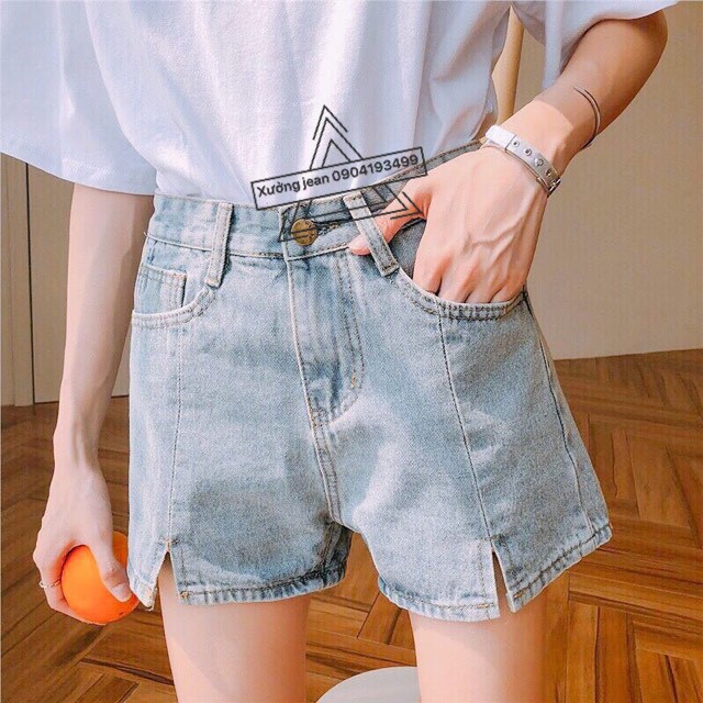 Quần Short Jean Dáng Trơn Phối Kiểu Sẽ Nhẹ Phía Dưới Hai Bên Đùi Nữ Tính TTV0027