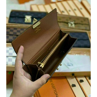 VÍ CẦM TAY EO VÌ KHOÁ VUÔNG FULLBOX