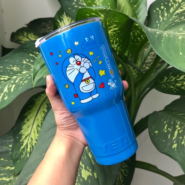 LY GIỮ NHIỆT YETI DORAEMON 900ML (Logo YETI dập nổi - full phụ kiện)