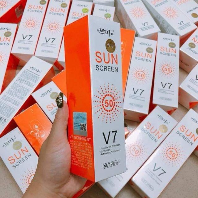 Xịt chống nắng v7