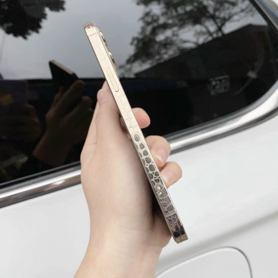 Miếng dán PPF vân Cá Sấu mặt sau cho điện thoại iphone - Vuaphuken