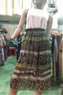 Chân váy dài qua gối