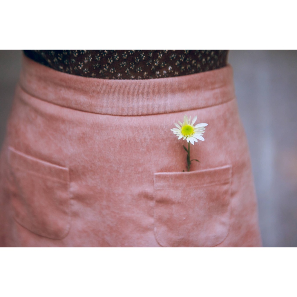 Chân váy nhung tăm