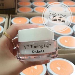 Kem dưỡng da V7 Toning Light
