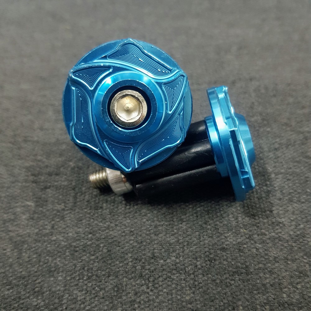 GÙ NHÔM XOÁY LỐC MÀU LỤC BẢO TITAN GẮN ĐƯỢC CÁC LOẠI TẤT CẢ CÁC LOẠI XE MÁY