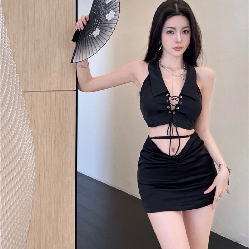 Set Áo Croptop Sát Nách Cổ polo Và Chân Váy Lưng Cao Phong Cách Quyến Rũ