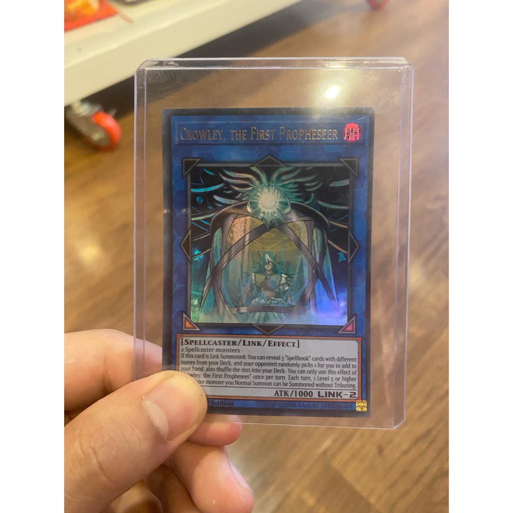 Lá bài thẻ bài Yugioh Crowley the First Propheseer – Ultra Rare - Tặng bọc bài nhựa bảo quản