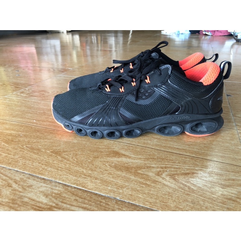 Giày thể thao 2hand