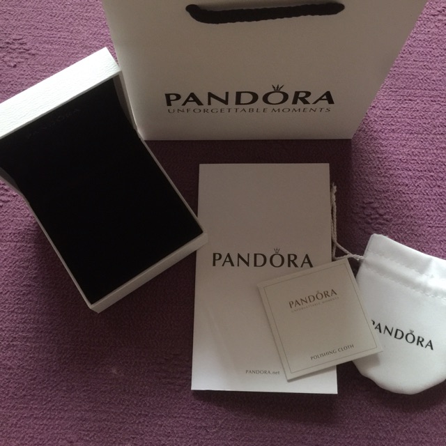 [Tặng 10 chặn cao su/set] Hộp quà tặng bộ túi hộp Pan đựng vòng charm | BigBuy360 - bigbuy360.vn