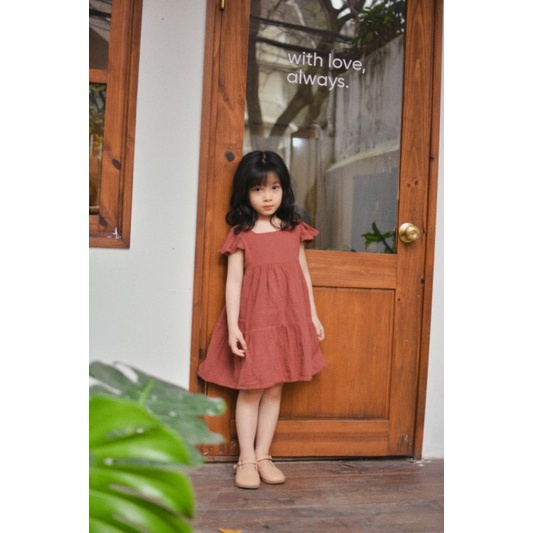 Váy Muslin thiết kế cho bé