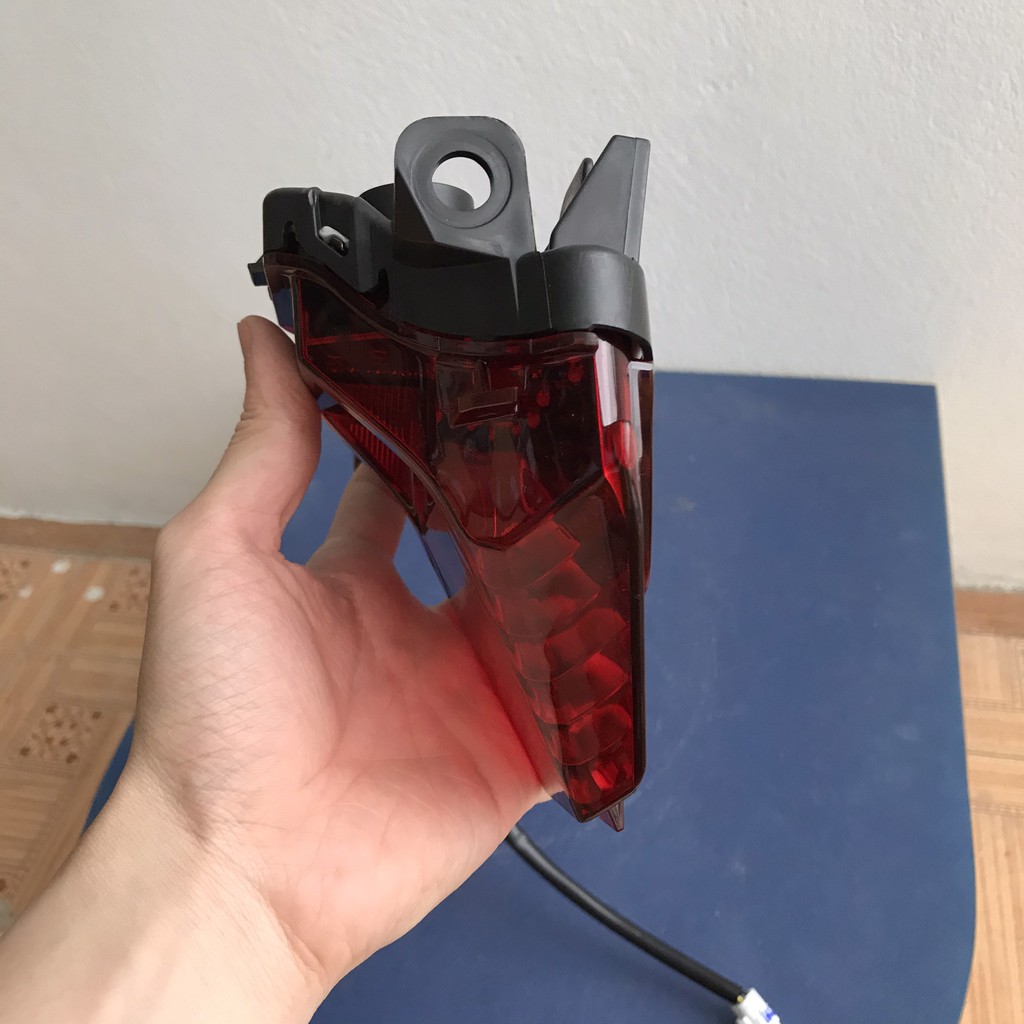 Bộ đèn hậu, bộ đèn sau, cụm đèn hậu Exciter 150 zin chính hãng Yamaha 2nd-h4710-10