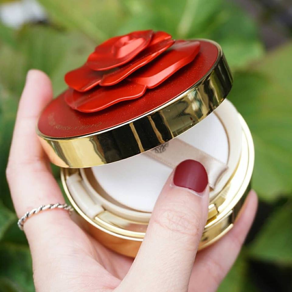 SET CUSHION VÀ KEM TAY OHUI ULTIMATE COVER CUSHION MOISTURE RED & GOLD ROSE PETAL